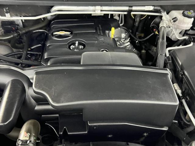 Photo of 2022 Summit White Chevrolet Colorado