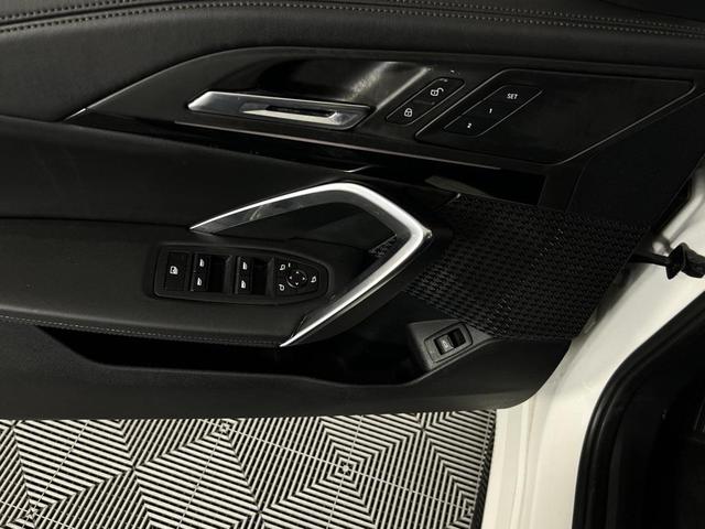 Photo of 2024 Alpine White BMW X1