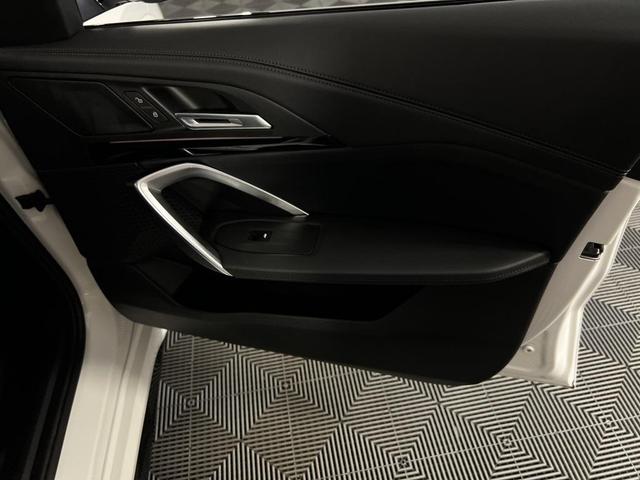 Photo of 2024 Alpine White BMW X1