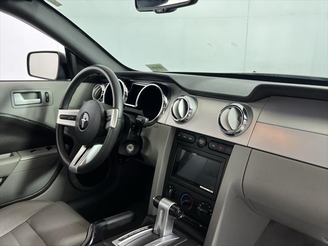 Photo of 2009 Brilliant Silver Clearcoat Metallic Ford Mustang