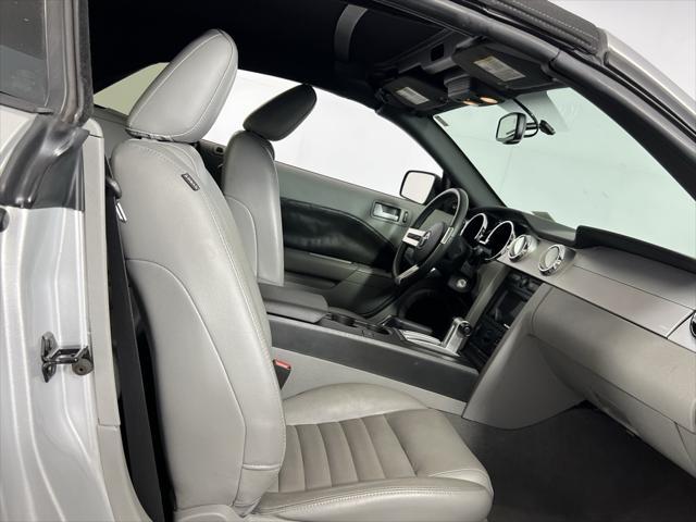 Photo of 2009 Brilliant Silver Clearcoat Metallic Ford Mustang