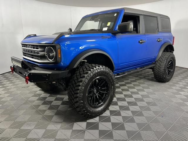 Photo of 2022 Blue Metallic Ford Bronco