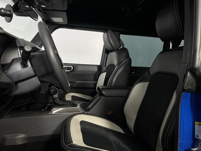 Photo of 2022 Blue Metallic Ford Bronco