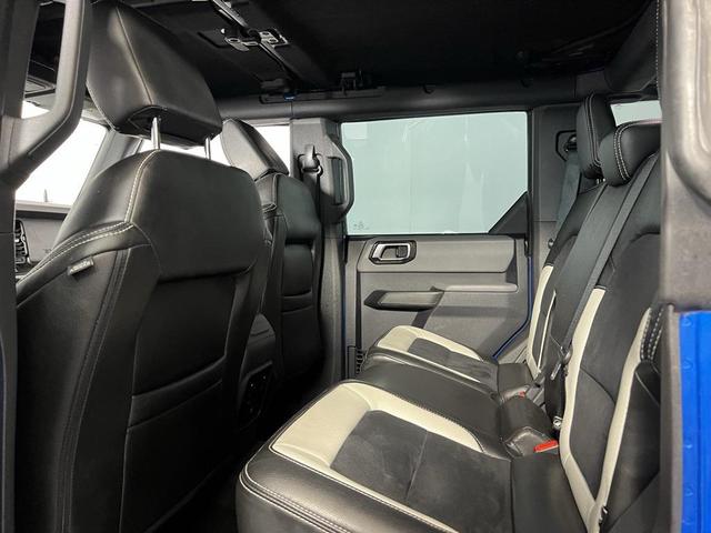 Photo of 2022 Blue Metallic Ford Bronco