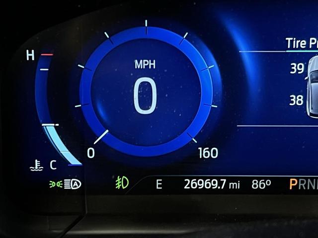 Photo of 2022 White Metallic Ford Escape