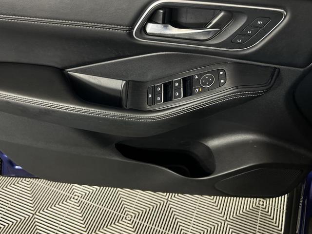 Photo of 2023 Caspian Blue Metallic/Super Black Nissan Rogue
