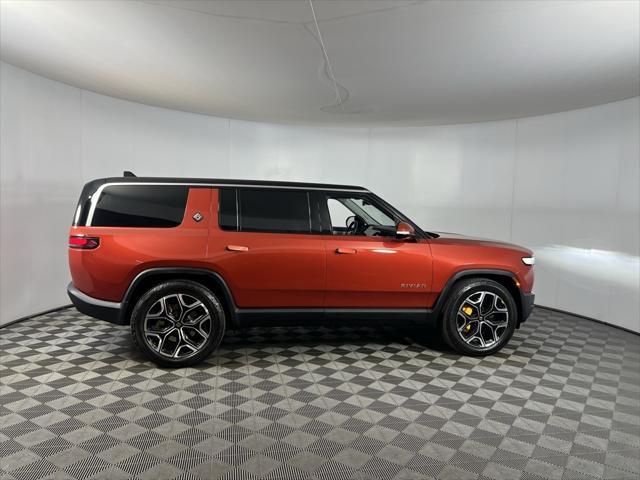Photo of 2024 Orange Rivian R1S