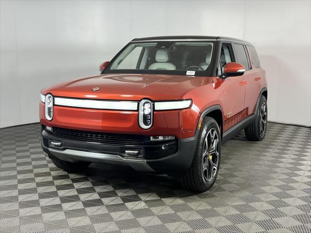 Photo of 2024 Orange Rivian R1S