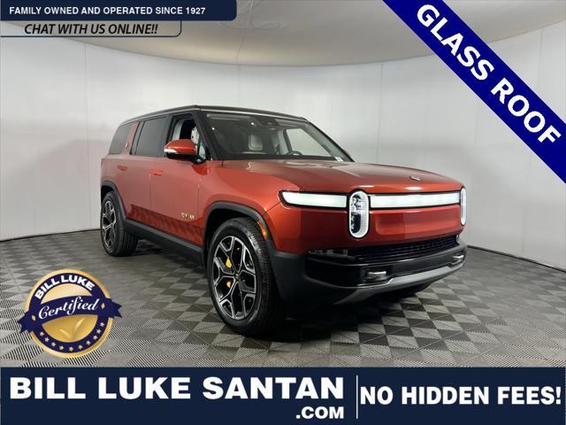 Photo of 2024 Orange Rivian R1S