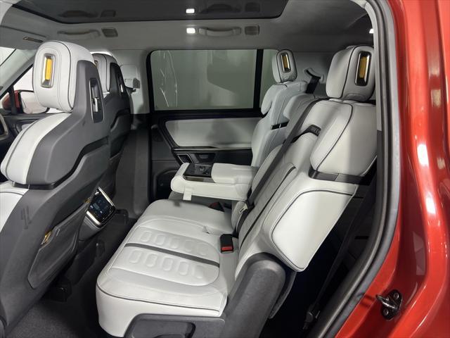 Photo of 2024 Orange Rivian R1S
