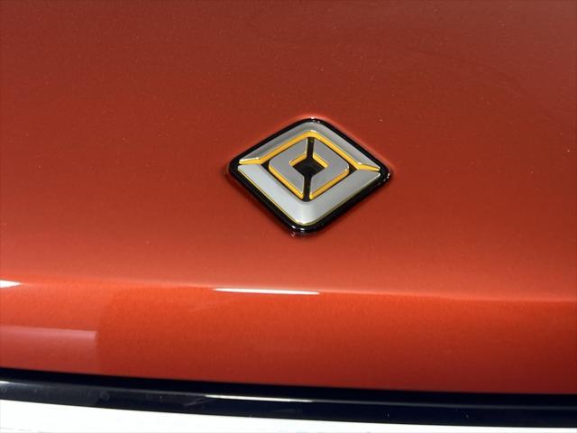 Photo of 2024 Orange Rivian R1S