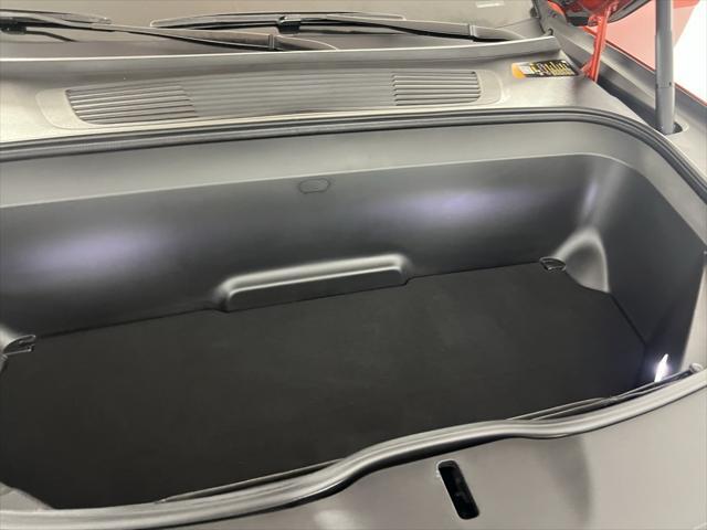 Photo of 2024 Orange Rivian R1S