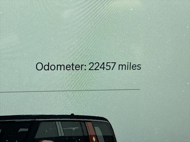 Photo of 2024 Orange Rivian R1S