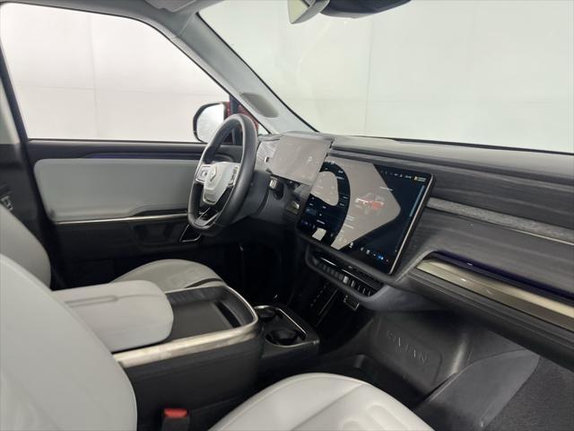 Photo of 2024 Orange Rivian R1S
