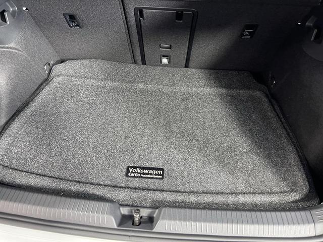 Photo of 2024 Opal White Volkswagen Golf GTI