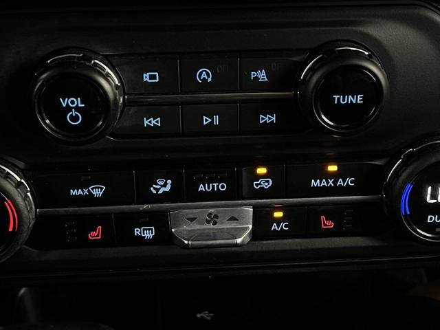 Photo of 2023 Carbonized Gray Metallic Ford Bronco