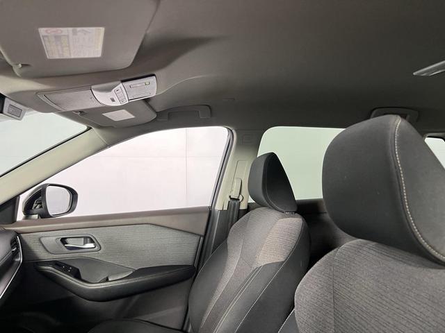 Photo of 2022 Super Black Nissan Rogue