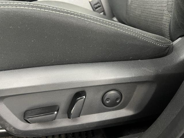 Photo of 2022 Super Black Nissan Rogue