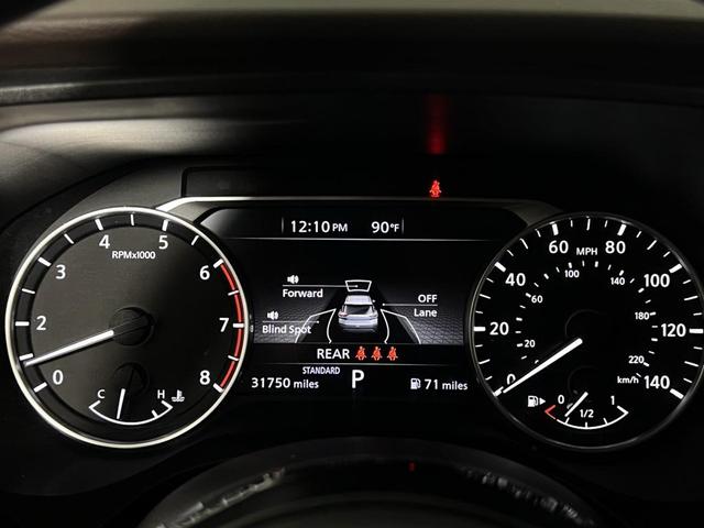 Photo of 2022 Super Black Nissan Rogue