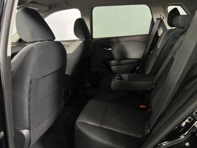 Photo of 2022 Super Black Nissan Rogue