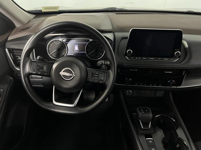 Photo of 2022 Super Black Nissan Rogue