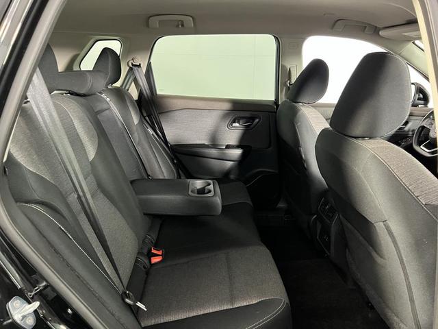 Photo of 2022 Super Black Nissan Rogue