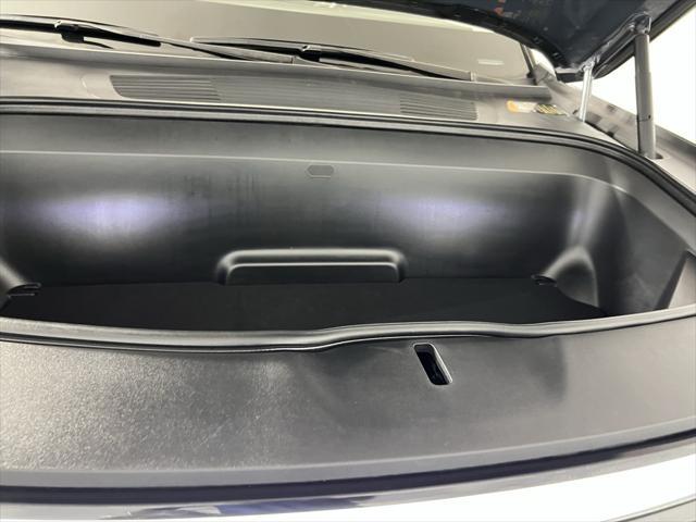 Photo of 2024 Red Canyon Rivian R1S