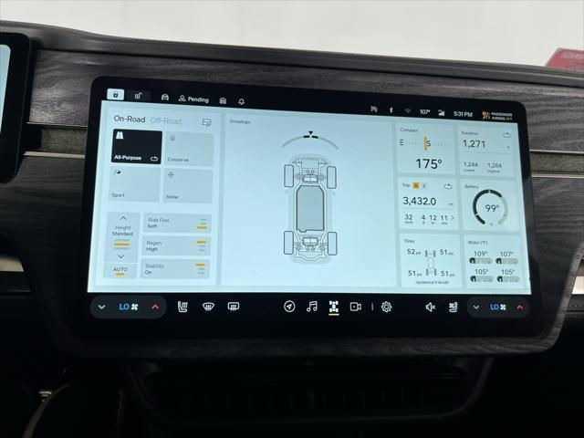 Photo of 2024 Red Canyon Rivian R1S