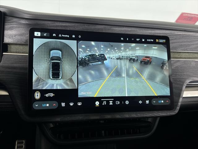 Photo of 2024 Red Canyon Rivian R1S