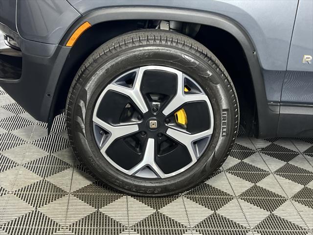 Photo of 2024 Red Canyon Rivian R1S