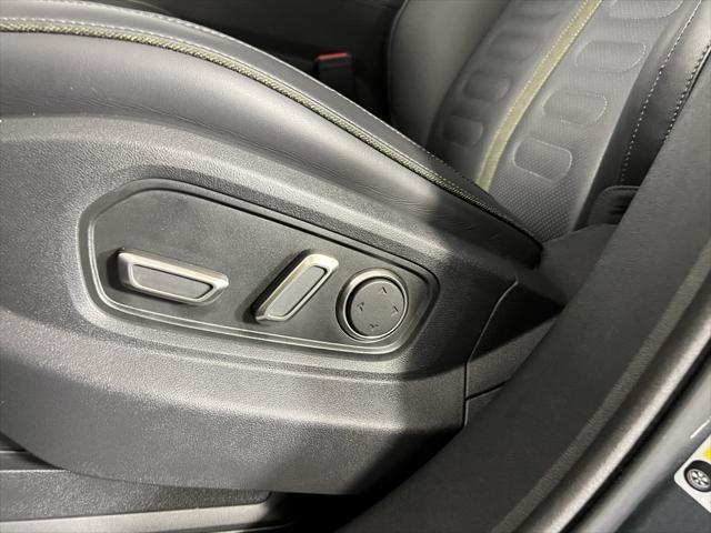 Photo of 2024 Red Canyon Rivian R1S