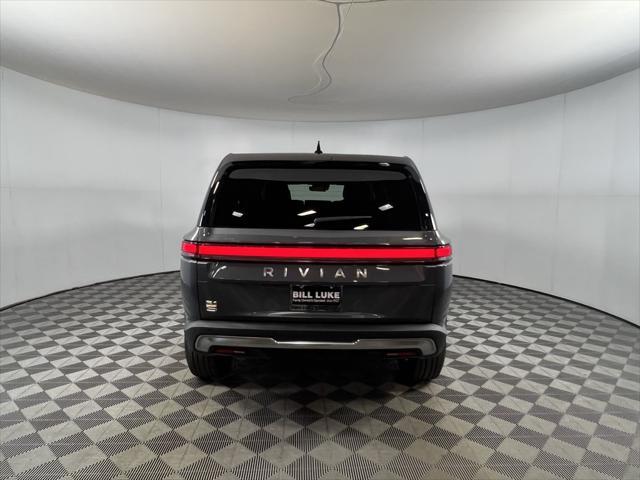 Photo of 2024 Red Canyon Rivian R1S