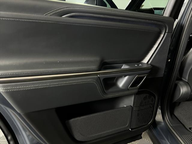 Photo of 2024 Red Canyon Rivian R1S