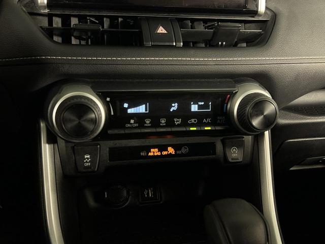 Photo of 2024 Midnight Black Metallic Toyota RAV4
