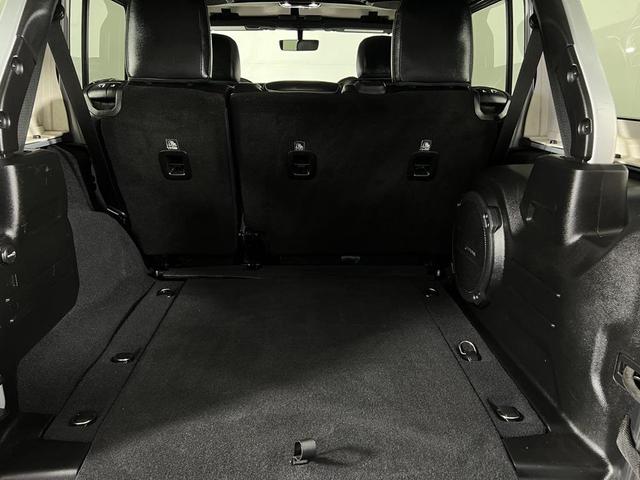Photo of 2022 Silver Zynith Clearcoat Jeep Wrangler Unlimited