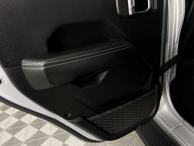 Photo of 2022 Silver Zynith Clearcoat Jeep Wrangler Unlimited
