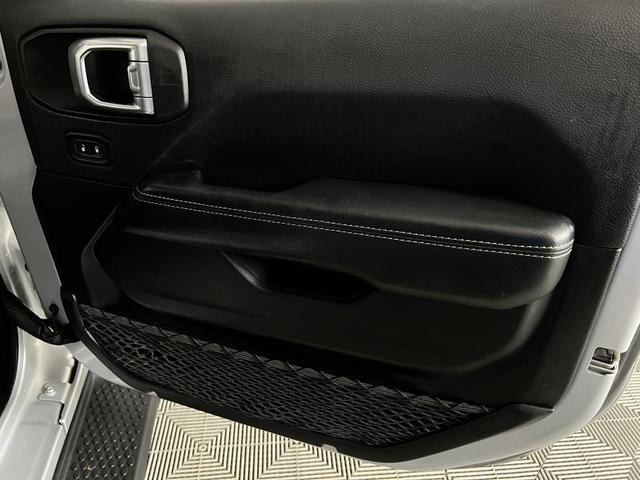 Photo of 2022 Silver Zynith Clearcoat Jeep Wrangler Unlimited