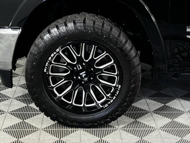 Photo of 2021 Diamond Black Crystal Pearlcoat RAM 1500