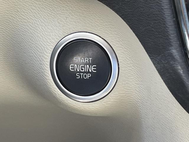 Photo of 2021 Denim Blue Metallic Volvo XC40