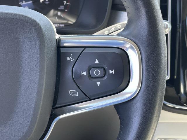 Photo of 2021 Denim Blue Metallic Volvo XC40