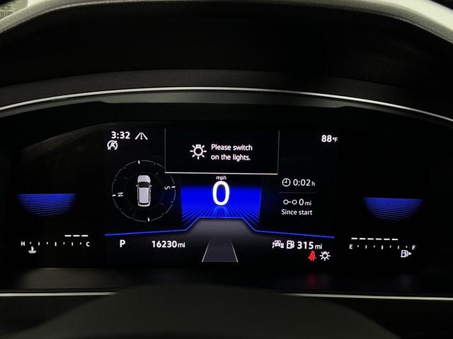 Photo of 2024 Pure White Volkswagen Tiguan