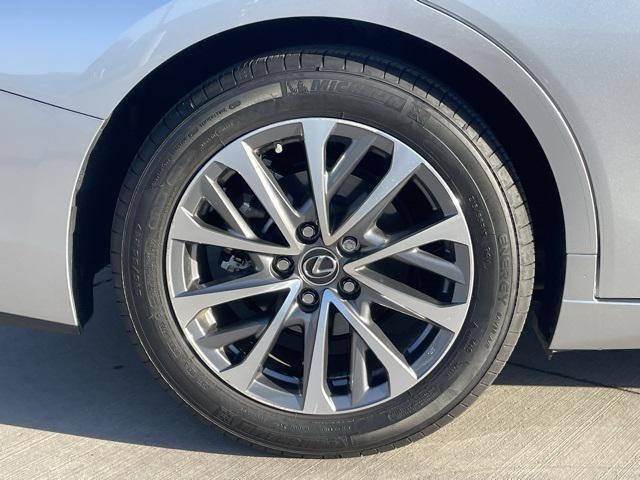 Photo of 2024 Iridium Lexus ES 350