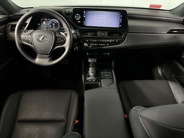 Photo of 2022 Nightfall Mica Lexus ES 300h