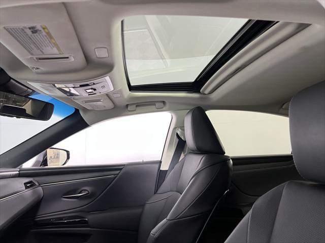 Photo of 2022 Nightfall Mica Lexus ES 300h