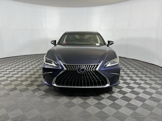Photo of 2022 Nightfall Mica Lexus ES 300h