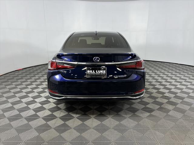 Photo of 2022 Nightfall Mica Lexus ES 300h