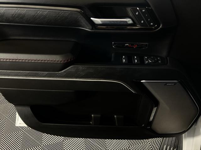 Photo of 2023 Summit White GMC Sierra 1500