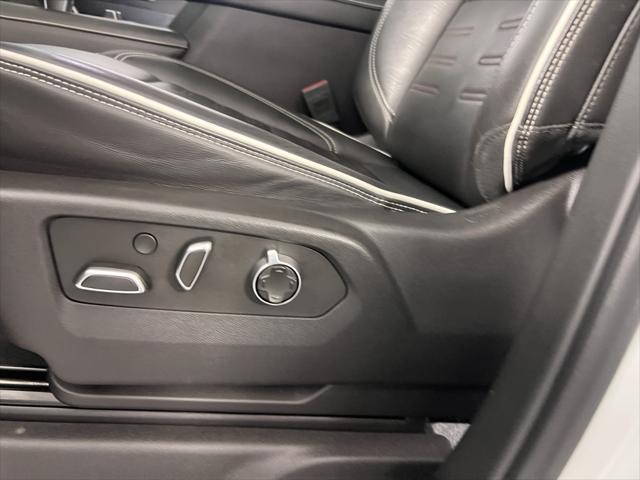 Photo of 2023 Summit White GMC Sierra 1500