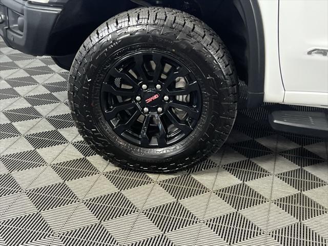 Photo of 2023 Summit White GMC Sierra 1500