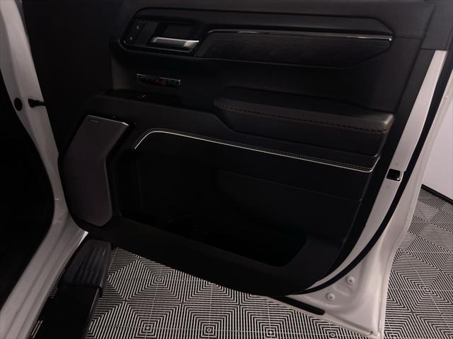 Photo of 2023 Summit White GMC Sierra 1500